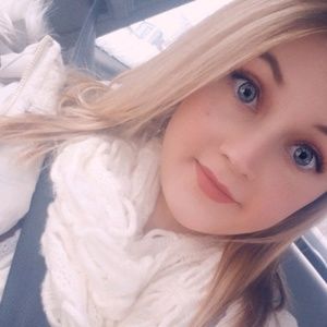 Meet your Posher, Alyssa